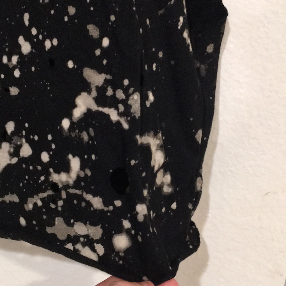 Bleached & Ripped crop top - Picture 6 of 7